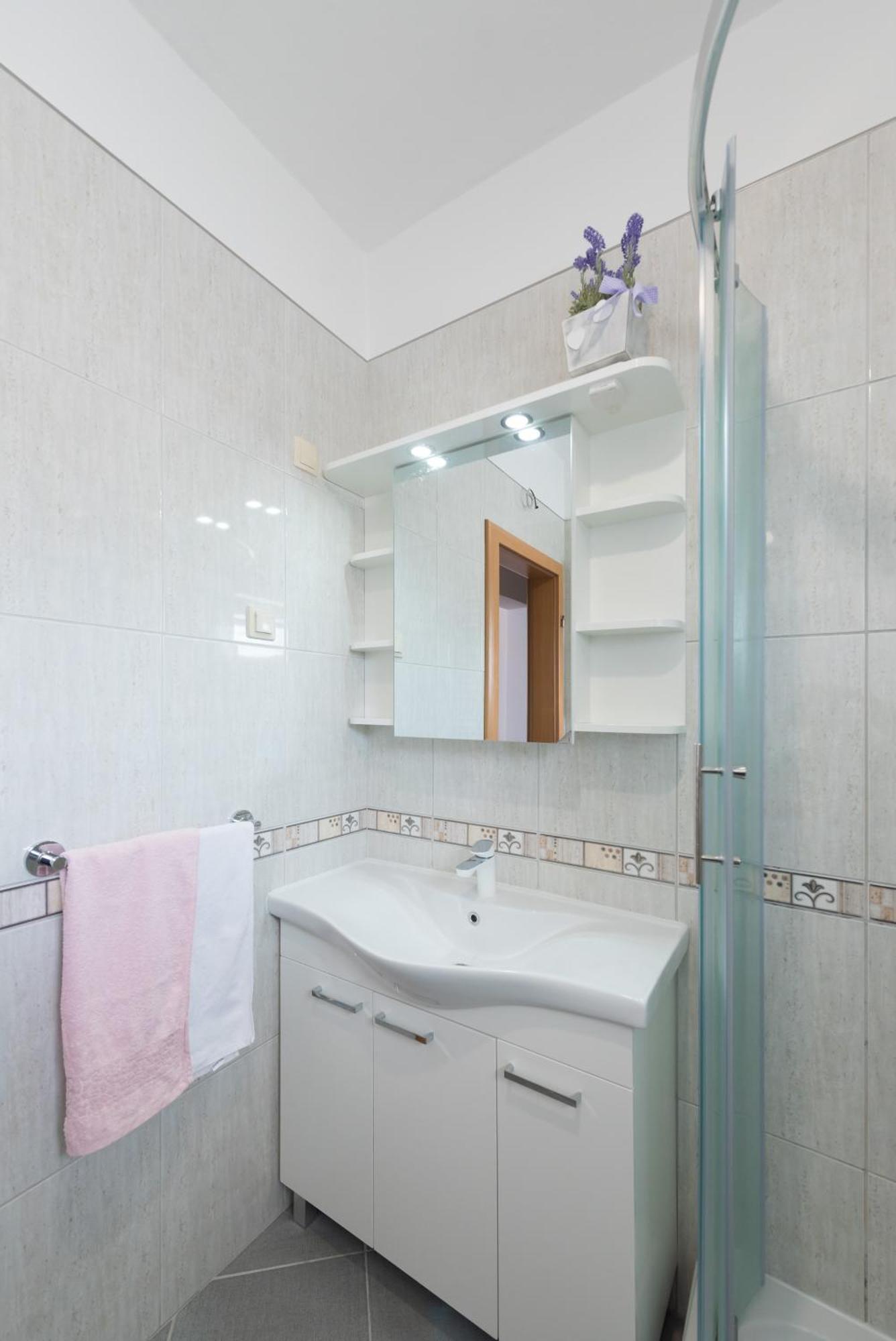 Luxury Apartment With Garden Jacuzzi And Wellness 트로기르 외부 사진