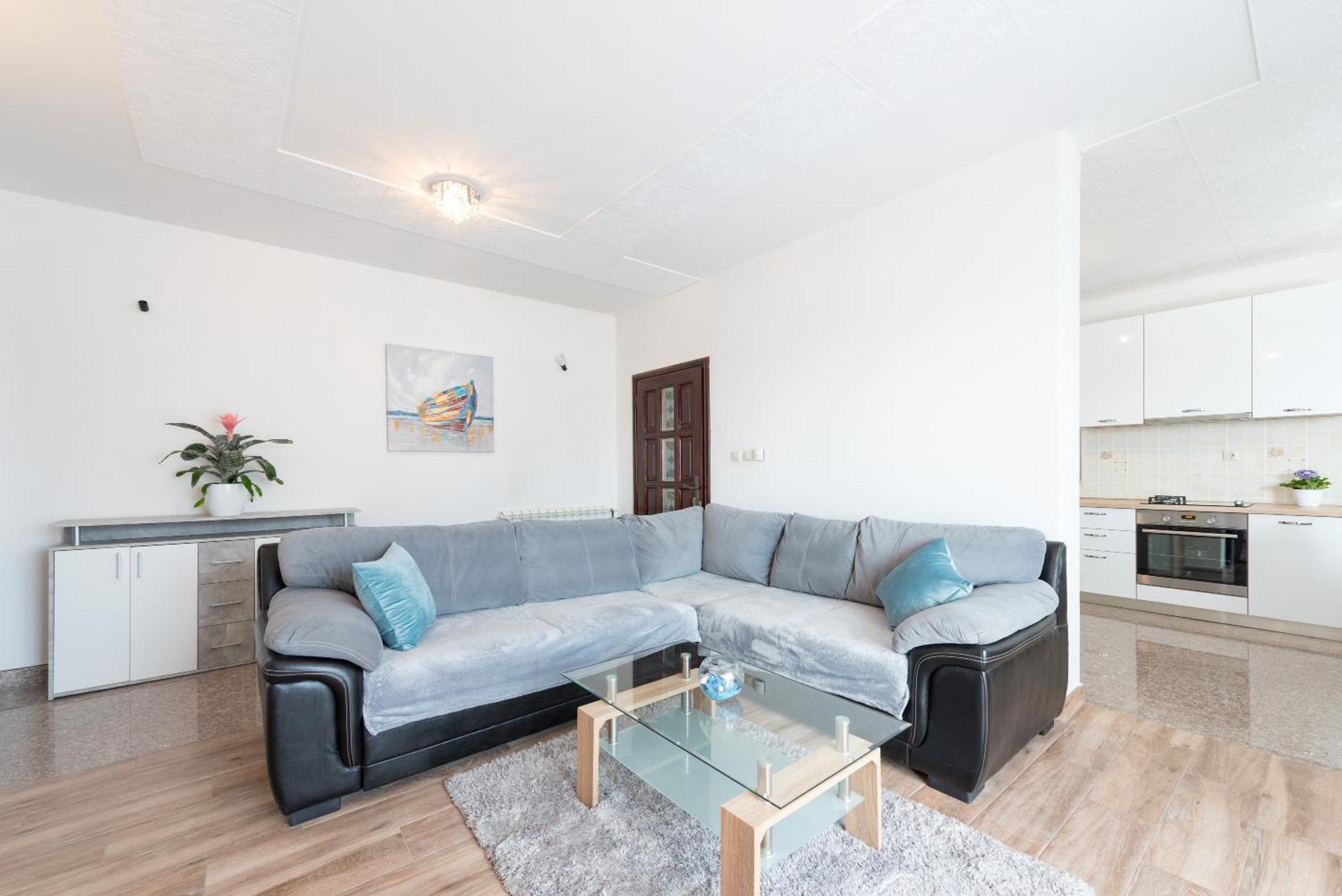Luxury Apartment With Garden Jacuzzi And Wellness 트로기르 외부 사진