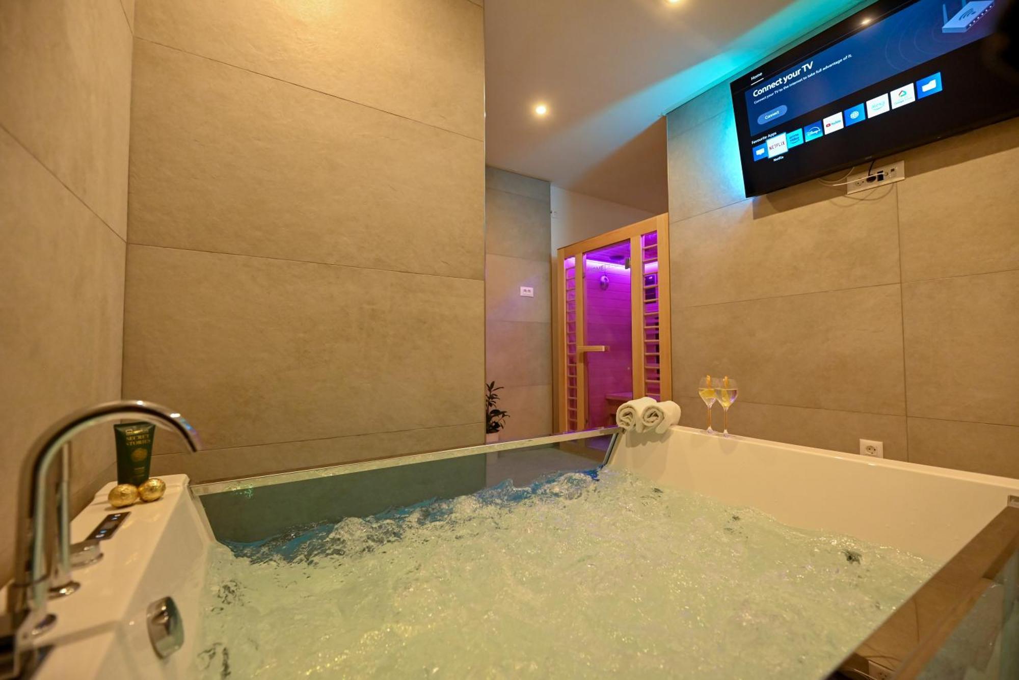 Luxury Apartment With Garden Jacuzzi And Wellness 트로기르 외부 사진