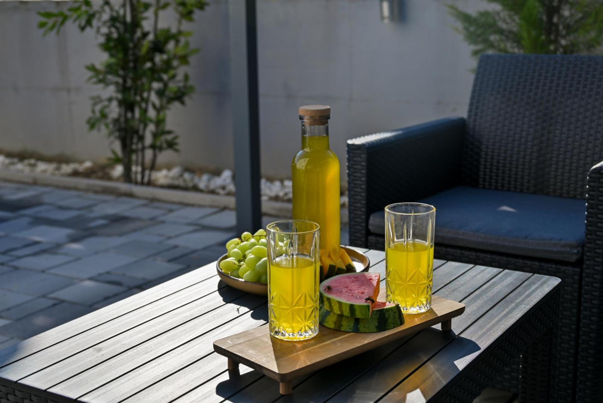 Luxury Apartment With Garden Jacuzzi And Wellness 트로기르 외부 사진