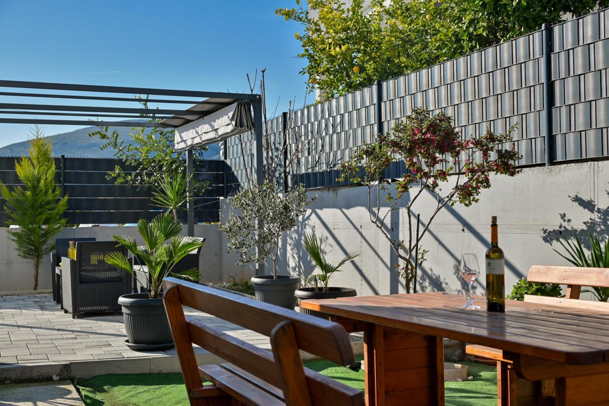 Luxury Apartment With Garden Jacuzzi And Wellness 트로기르 외부 사진