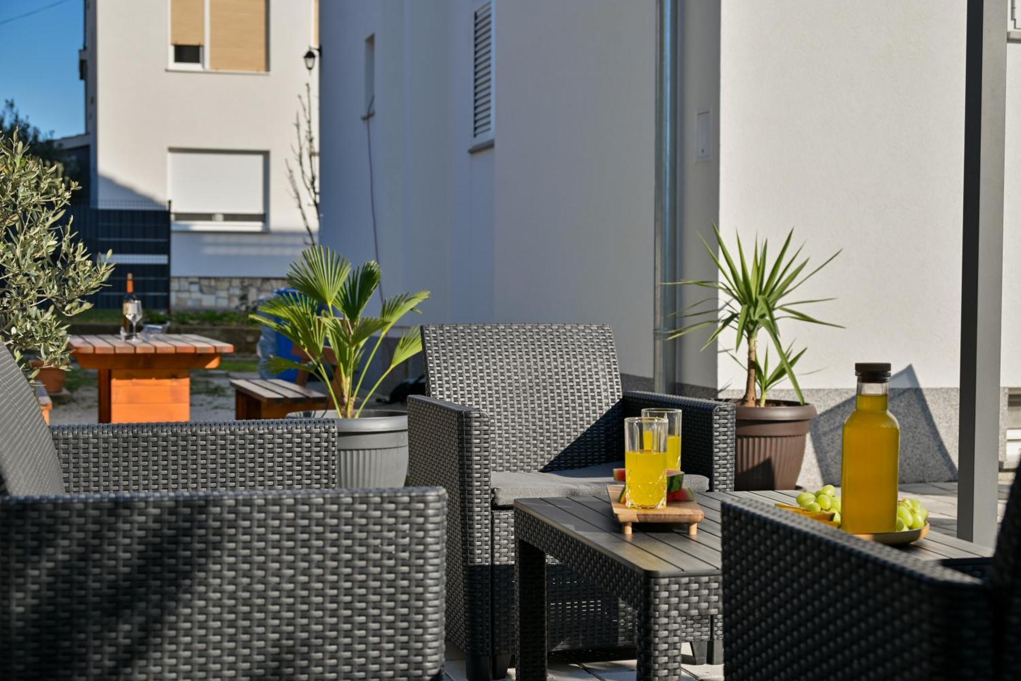 Luxury Apartment With Garden Jacuzzi And Wellness 트로기르 외부 사진