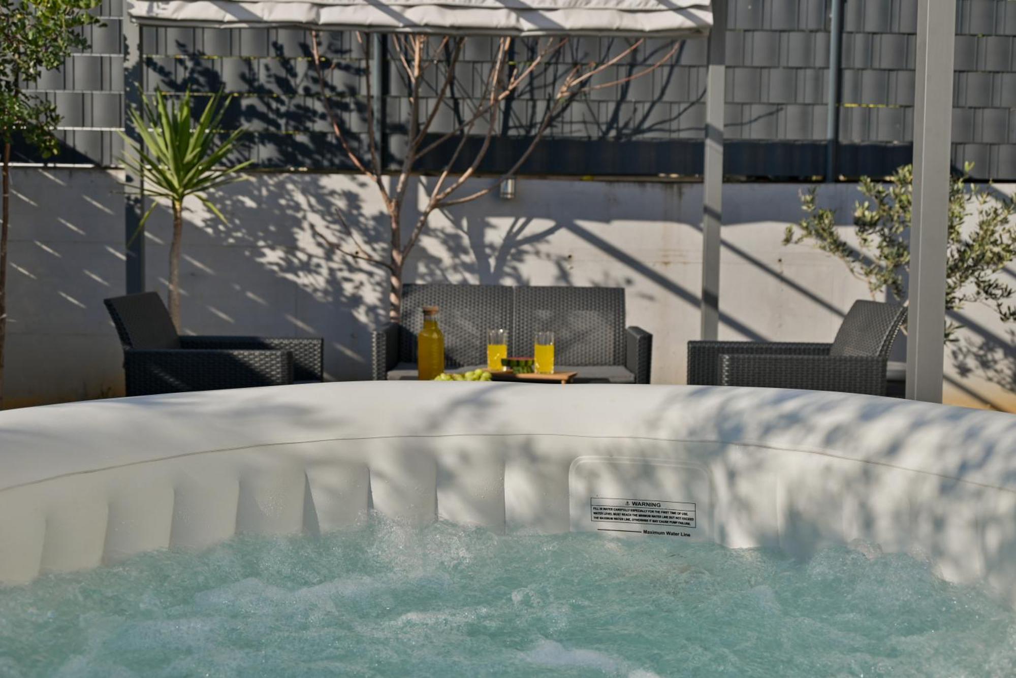 Luxury Apartment With Garden Jacuzzi And Wellness 트로기르 외부 사진