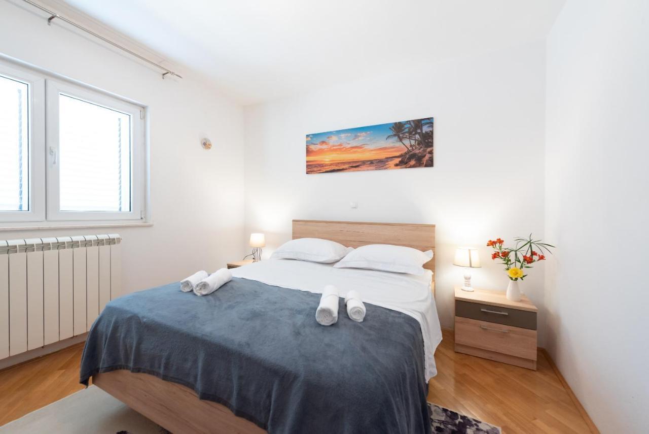 Luxury Apartment With Garden Jacuzzi And Wellness 트로기르 외부 사진