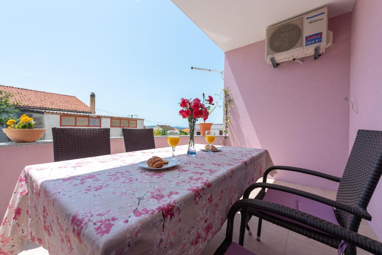 Luxury Apartment With Garden Jacuzzi And Wellness 트로기르 외부 사진